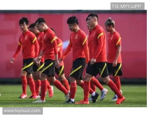 足球明星武磊的女友曝光 两人甜蜜合影引网友热议